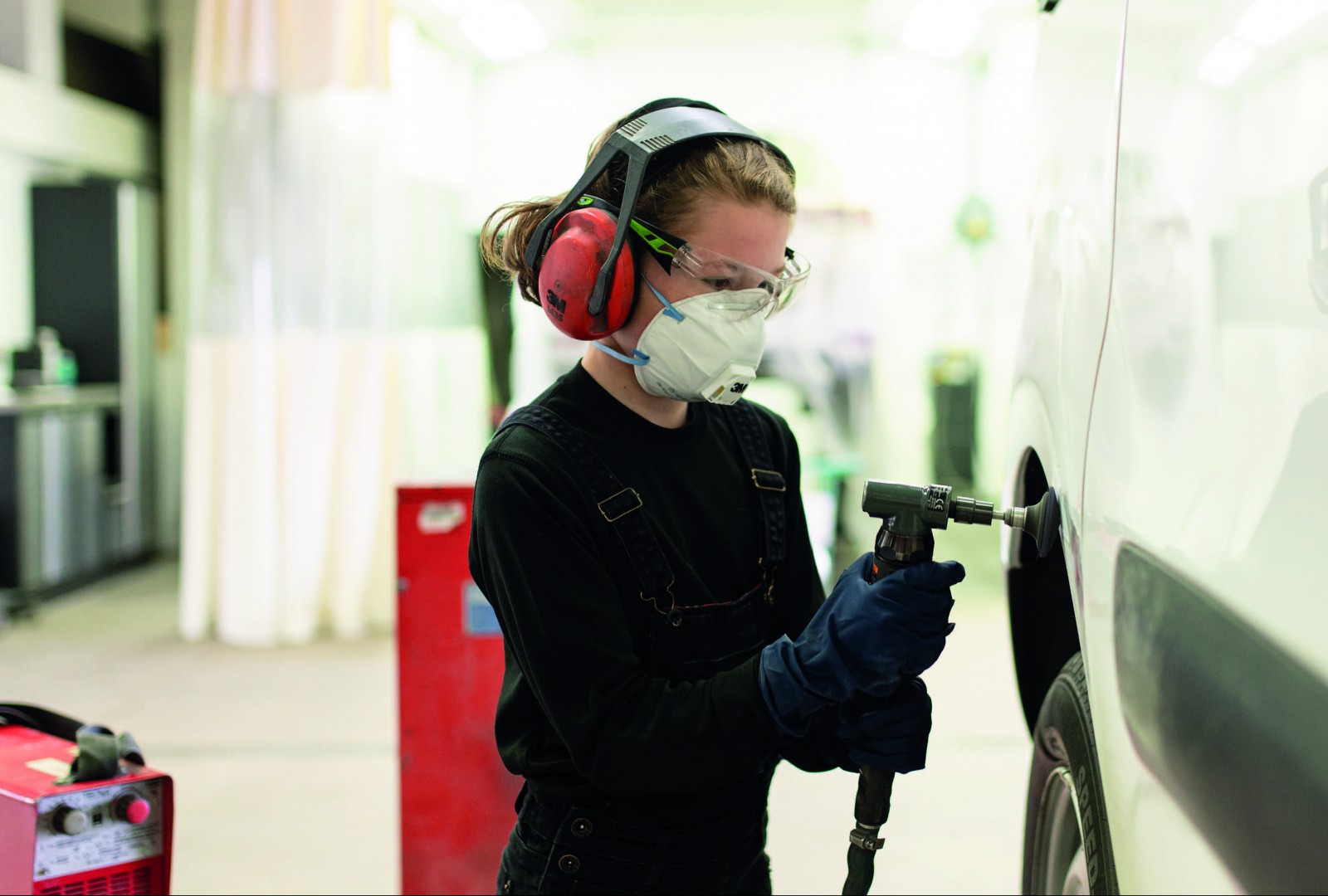 Faites réparer votre voiture dans notre carrosserie agréée toutes marques - photo 3